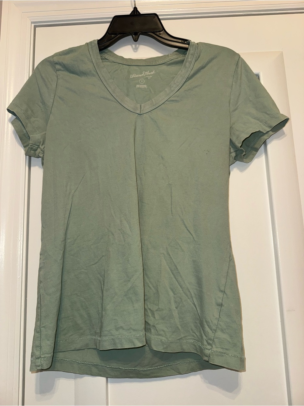 Universal Thread Short Sleeve V-Neck Tee in Sage